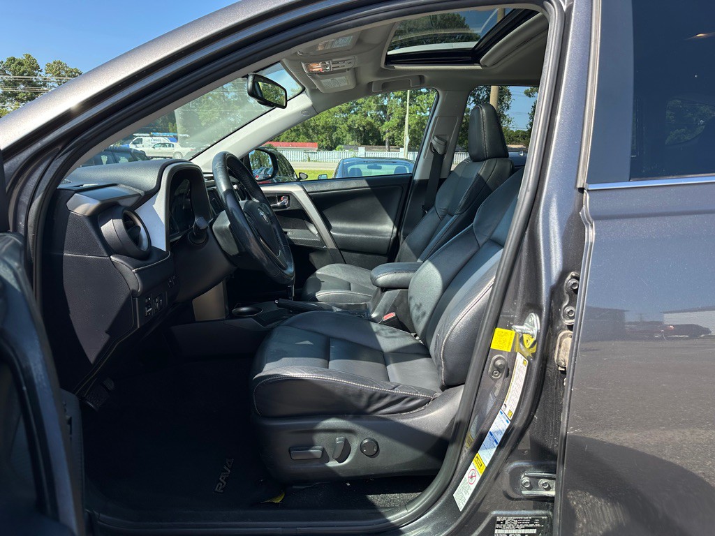2015 Toyota Rav4 Image 7