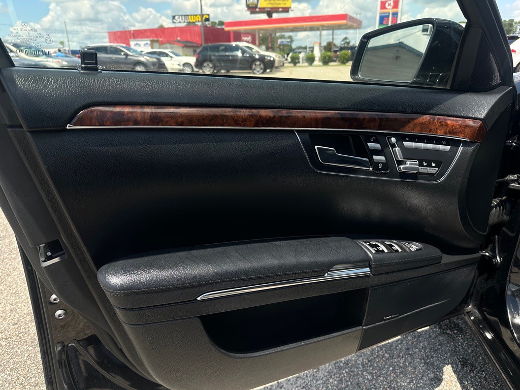 2013 Mercedes-Benz S-Class Image 11