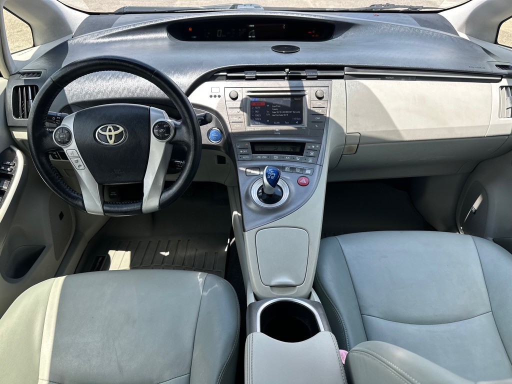 2012 Toyota Prius Image 13