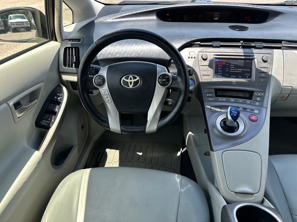 2012 Toyota Prius Image 14