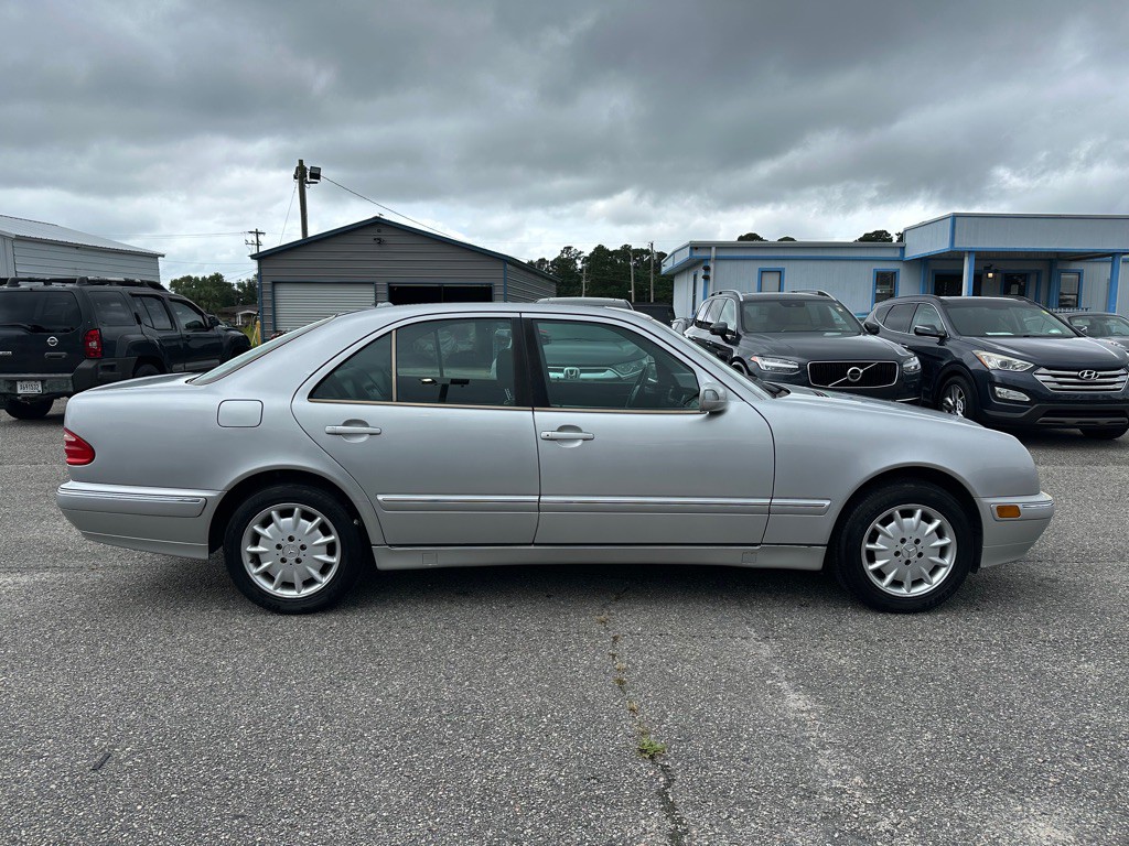 2002 Mercedes-Benz E-Class Image 4
