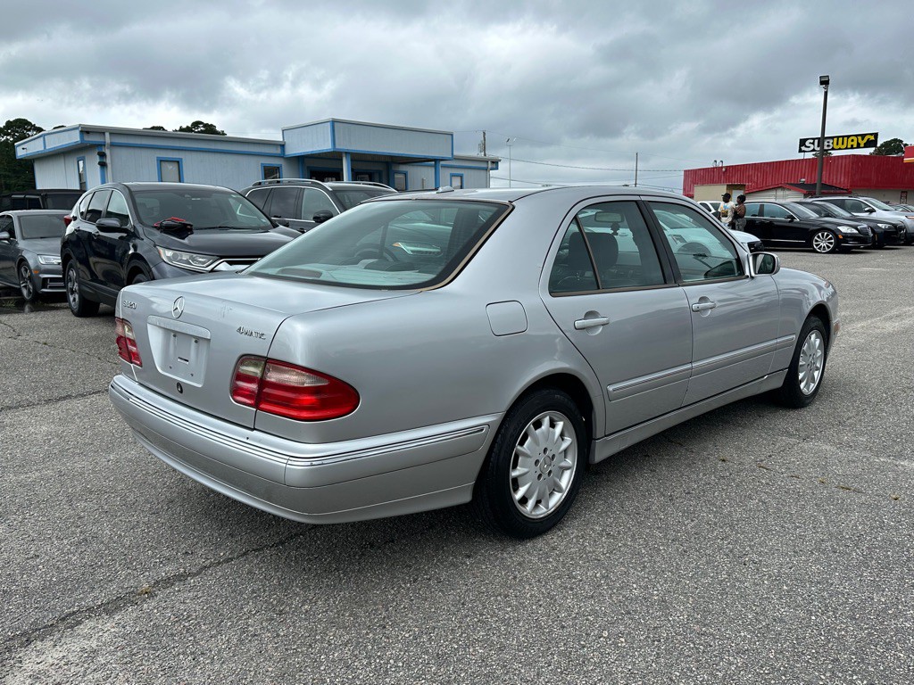 2002 Mercedes-Benz E-Class Image 5