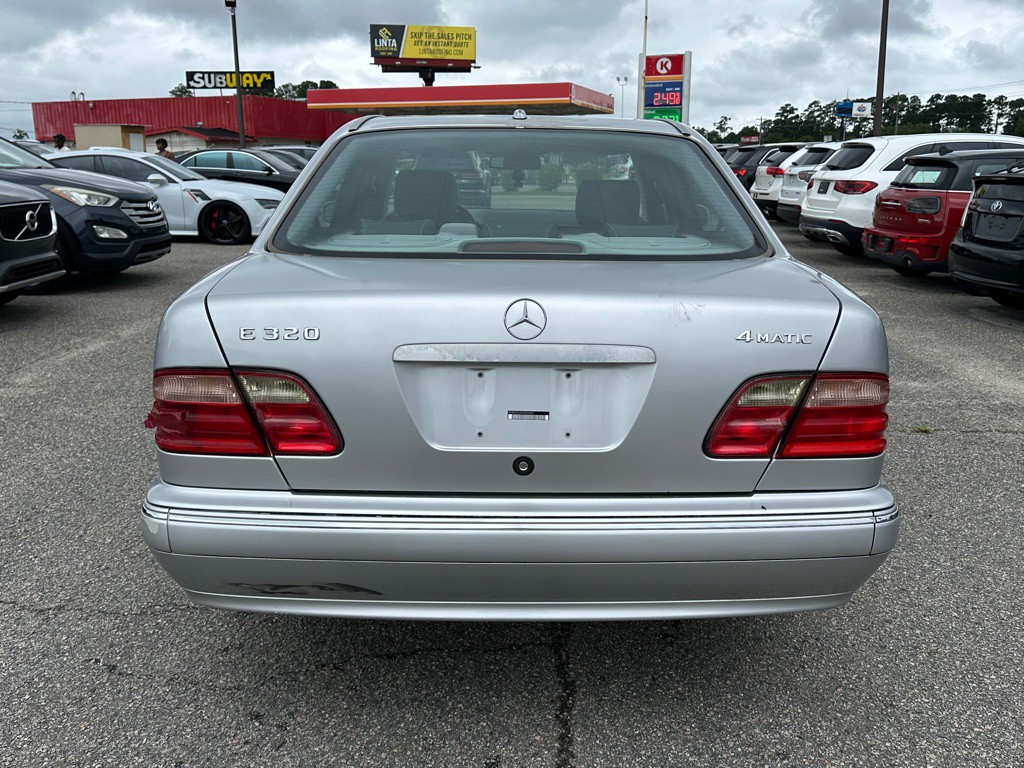 2002 Mercedes-Benz E-Class Image 6