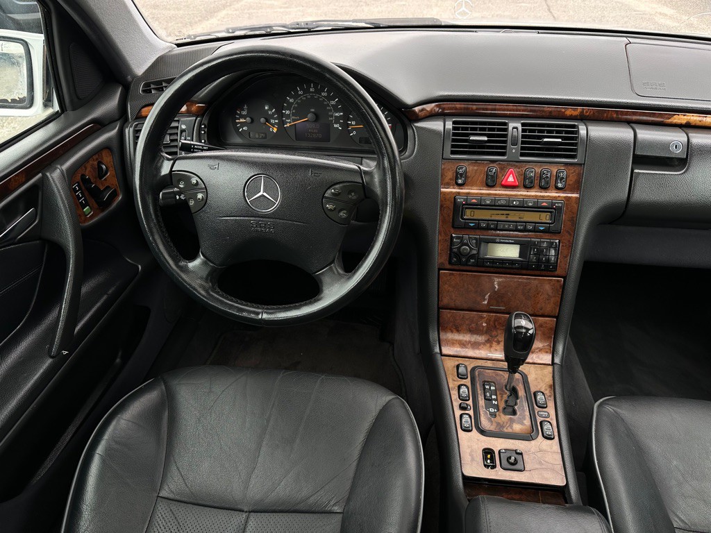 2002 Mercedes-Benz E-Class Image 14