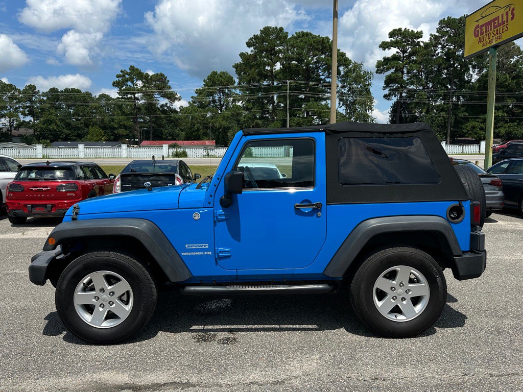 2012 Jeep Wrangler Image 2