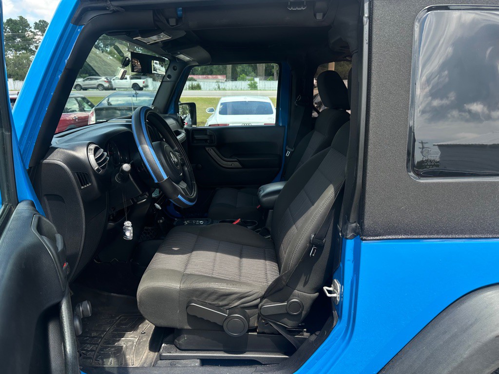2012 Jeep Wrangler Image 8