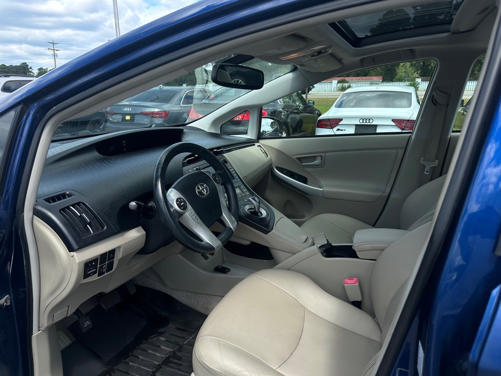 2011 Toyota Prius Image 10