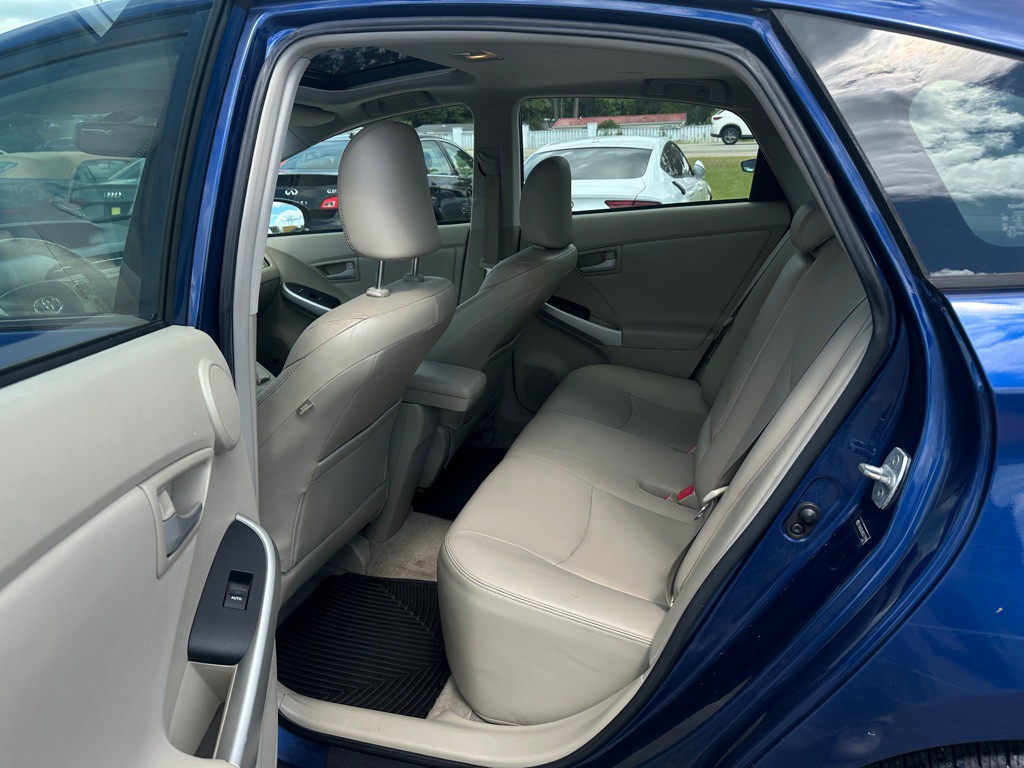 2011 Toyota Prius Image 11