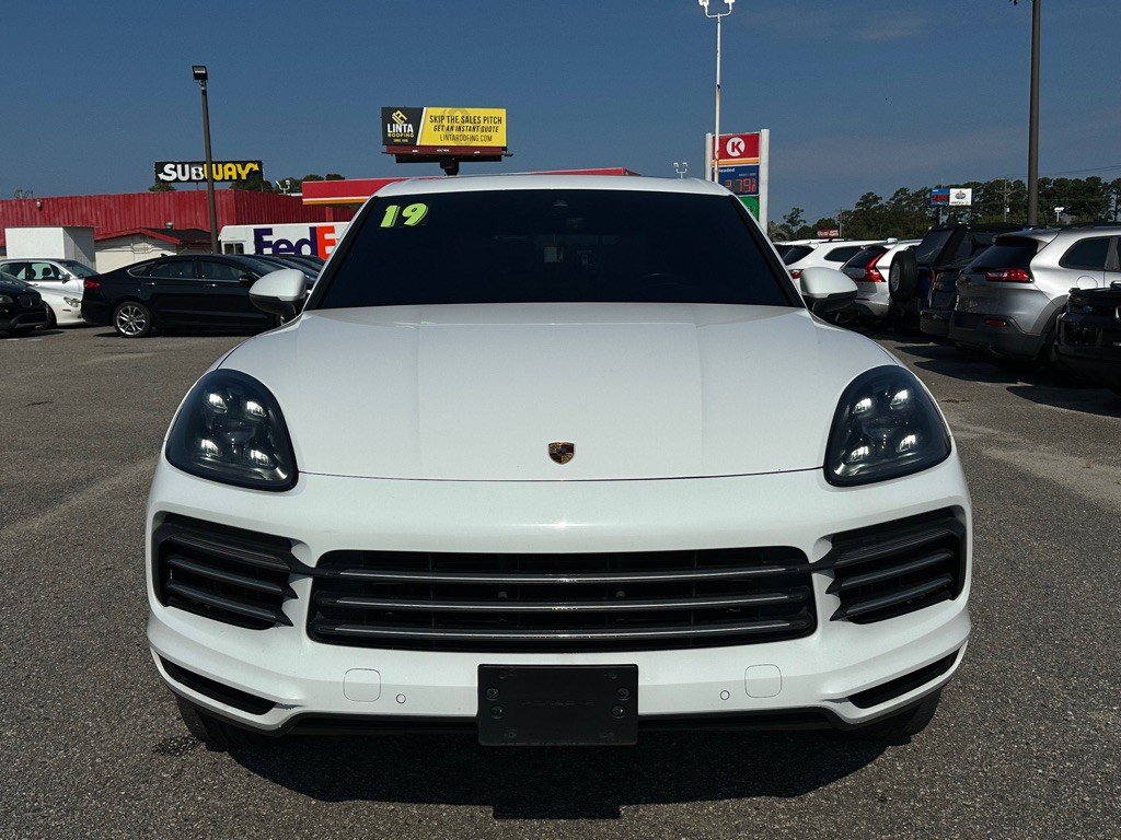 2019 Porsche Cayenne Image 2