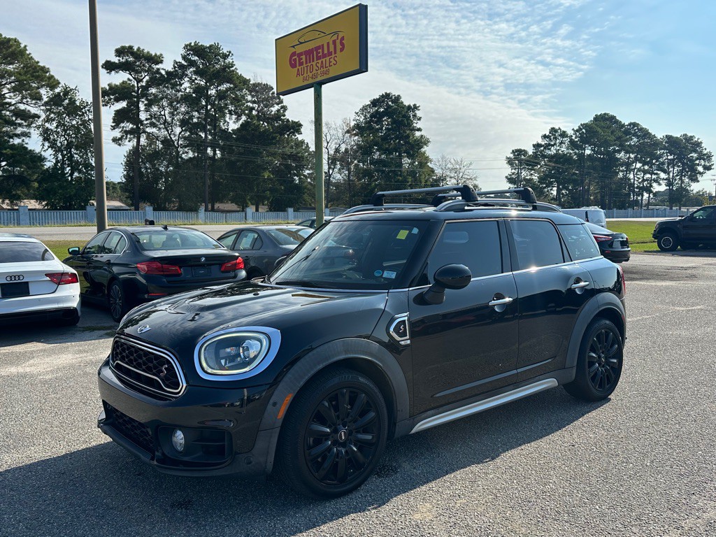 2017 MINI Cooper Image 1