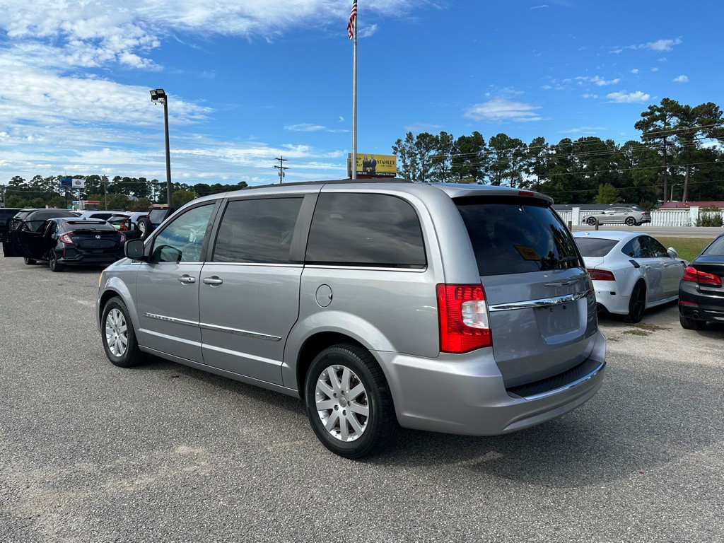 2014 Chrysler Town & Country Image 7