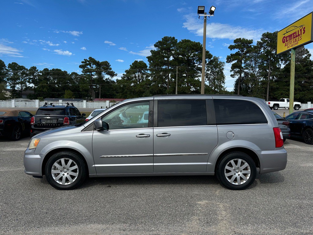 2014 Chrysler Town & Country Image 8