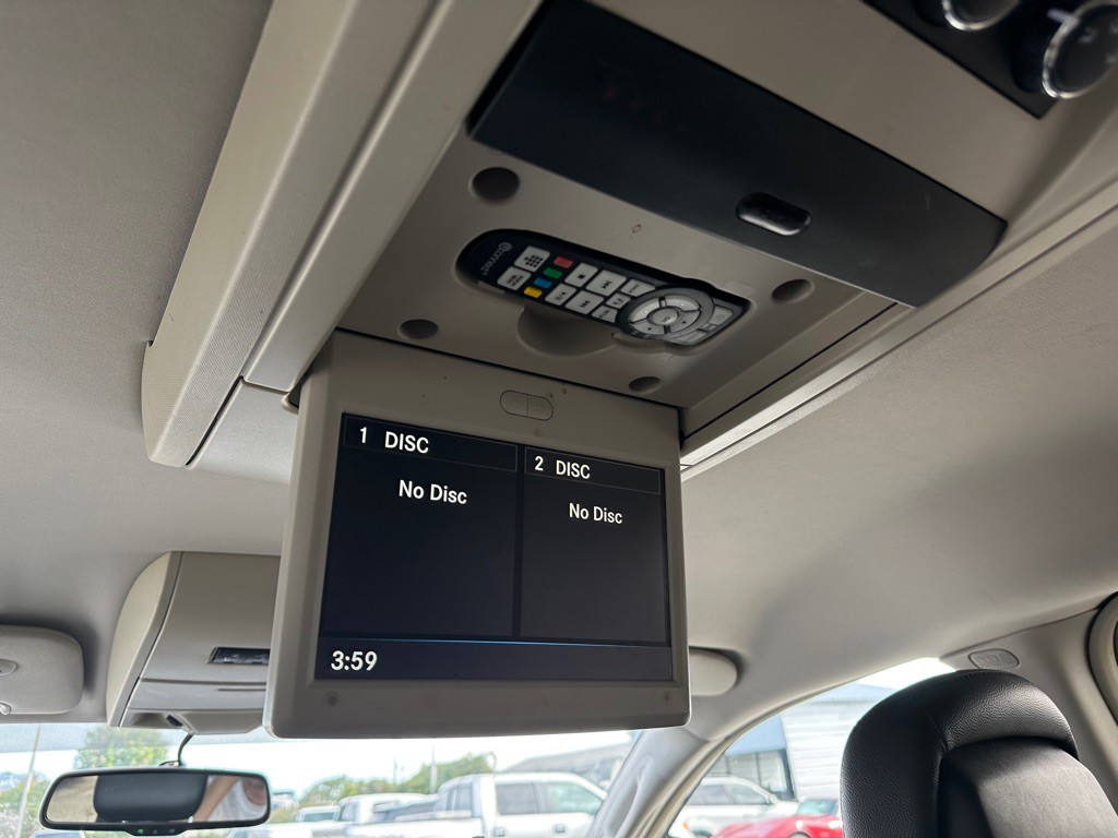 2014 Chrysler Town & Country Image 11
