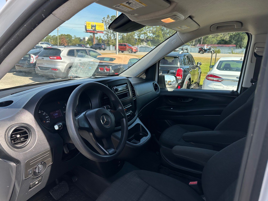 2017 Mercedes-Benz Metris Image 12