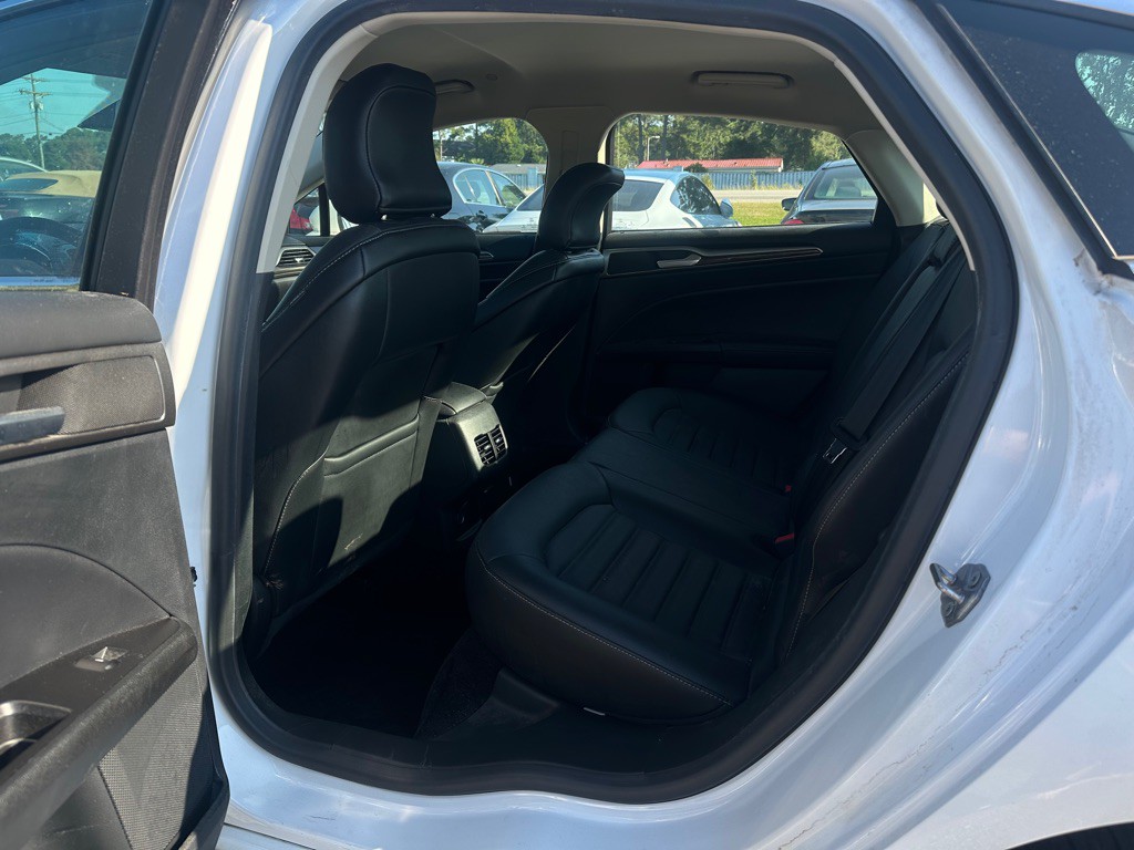 2017 Ford Fusion Image 11