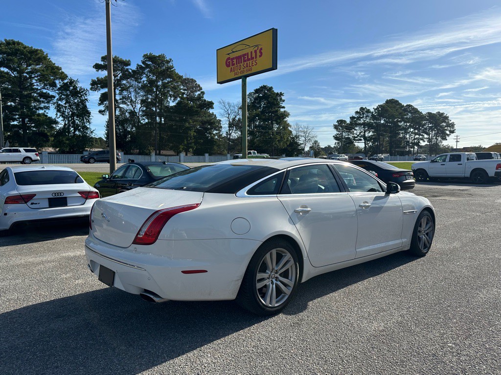 2011 Jaguar XJ Image 5