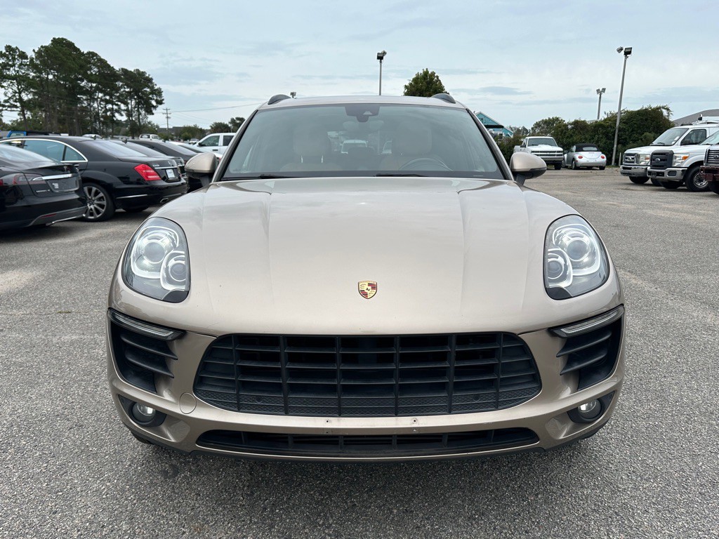2017 Porsche Macan Image 2