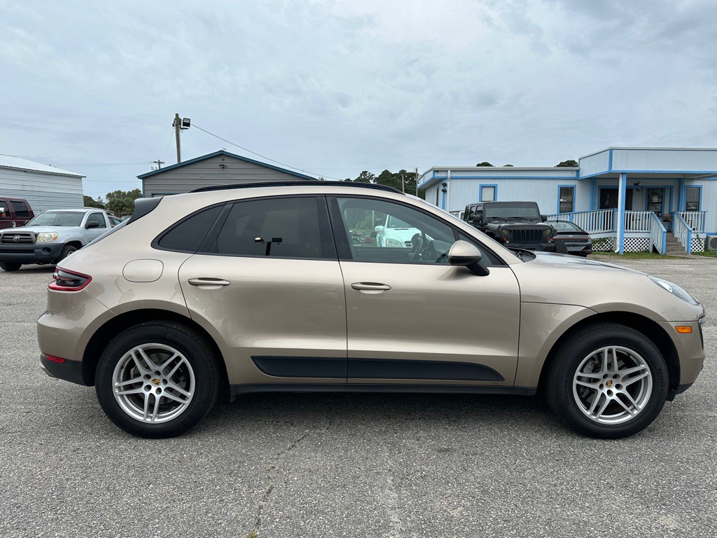2017 Porsche Macan Image 4