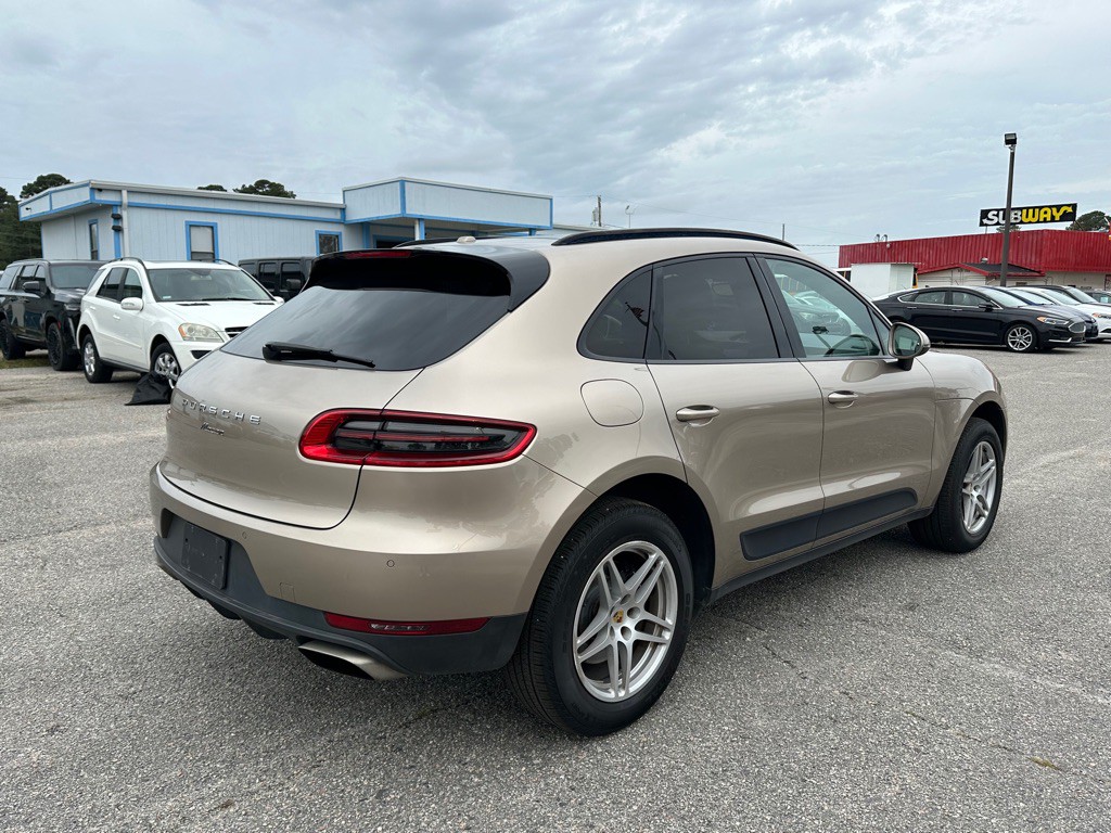 2017 Porsche Macan Image 5