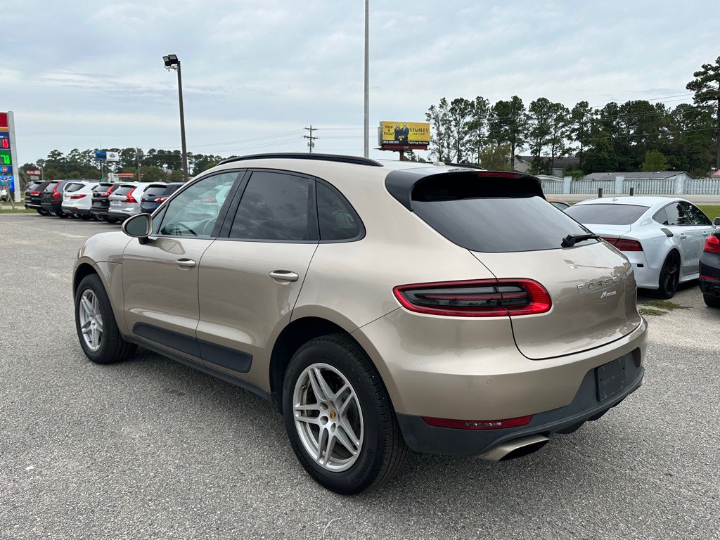 2017 Porsche Macan Image 7