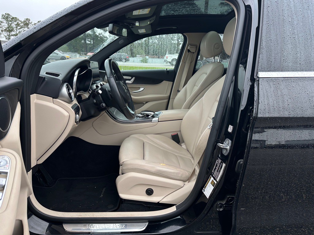 2018 Mercedes-Benz GLC-Class Image 12