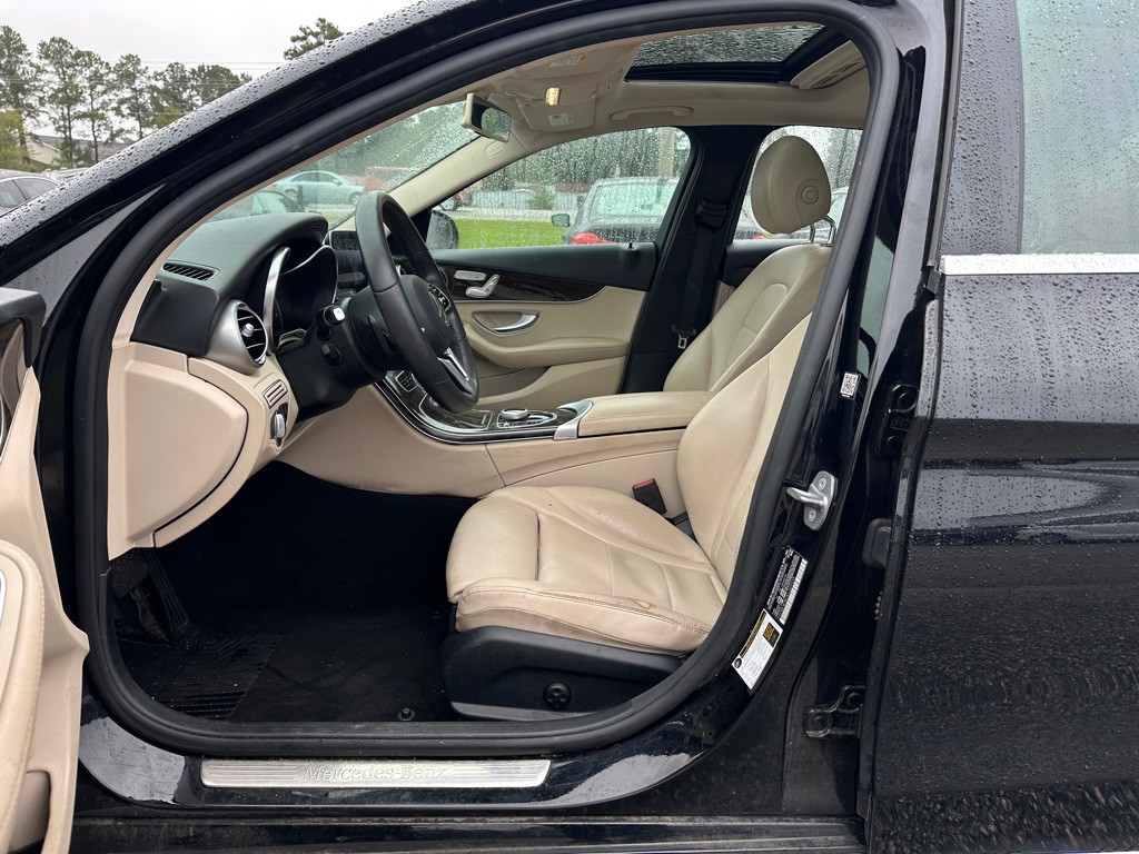 2019 Mercedes-Benz C-Class Image 10
