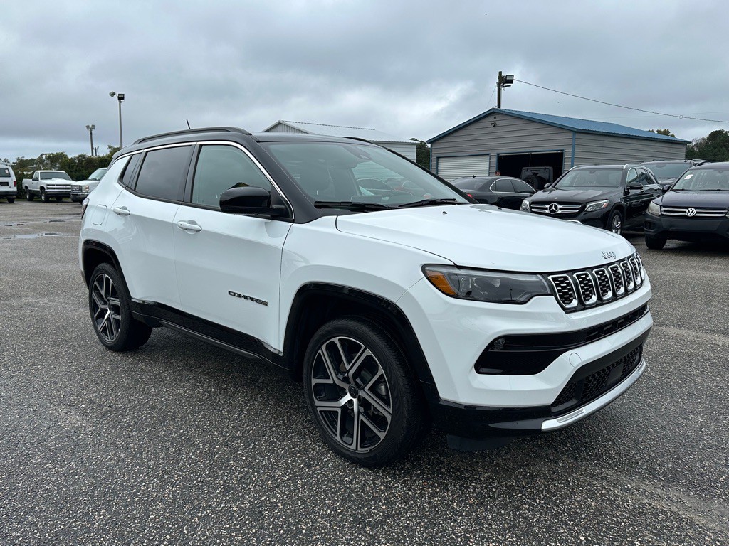 2025 Jeep Compass Image 3