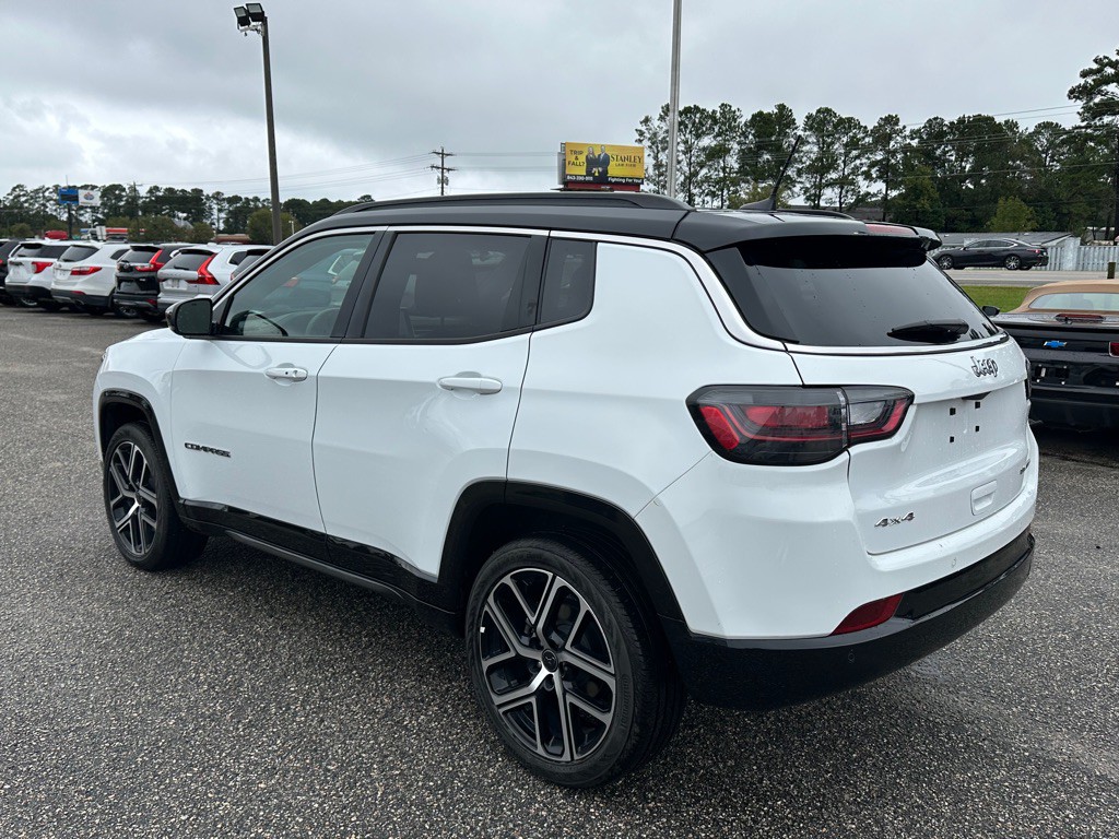 2025 Jeep Compass Image 7