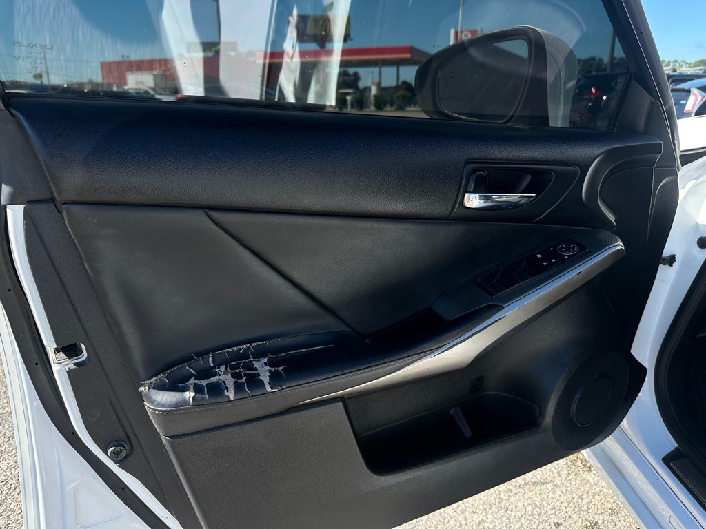 2014 Lexus IS Image 11