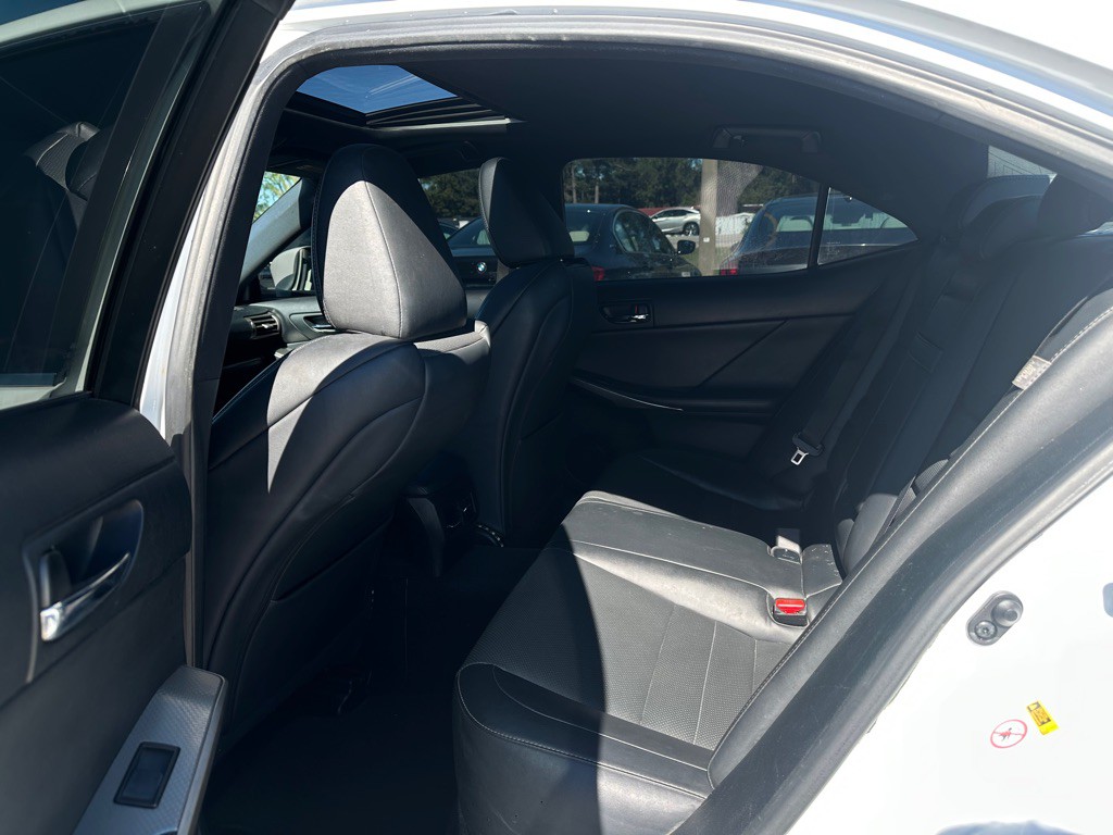 2014 Lexus IS Image 14