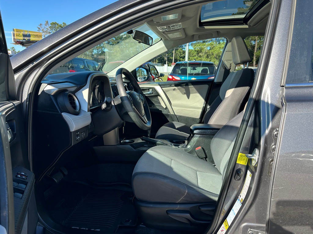 2015 Toyota Rav4 Image 8