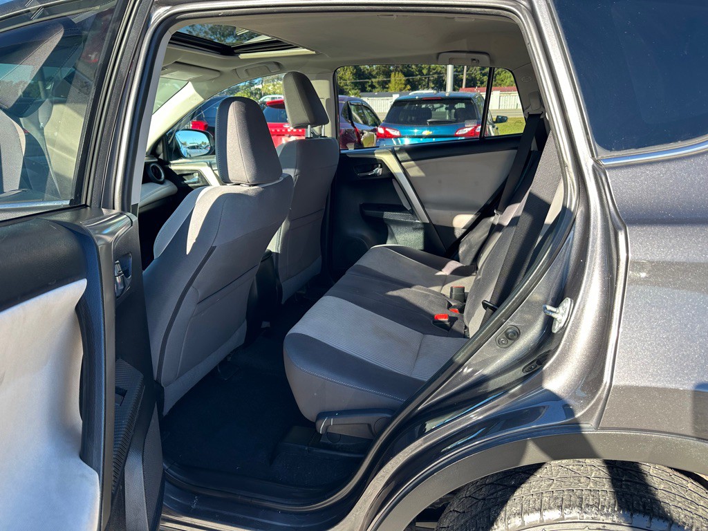 2015 Toyota Rav4 Image 10