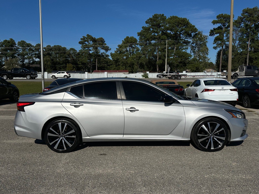 2020 Nissan Altima Image 13