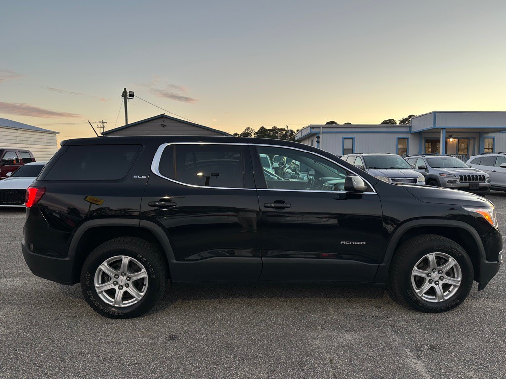 2017 GMC Acadia Image 4