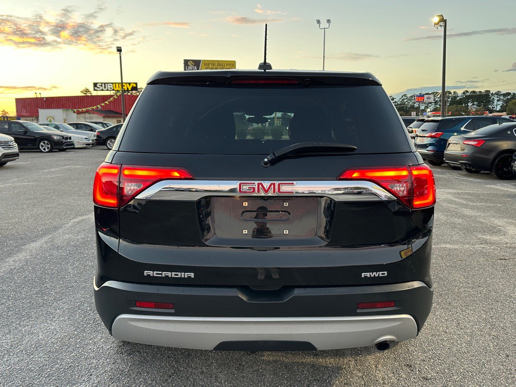 2017 GMC Acadia Image 5