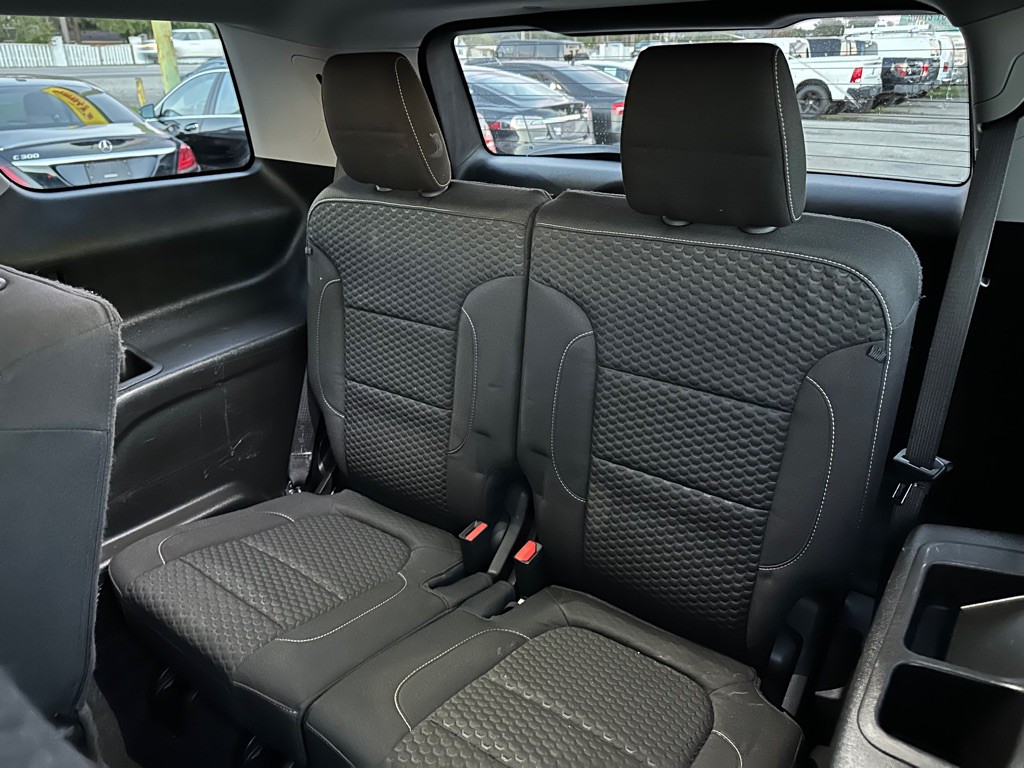 2017 GMC Acadia Image 11