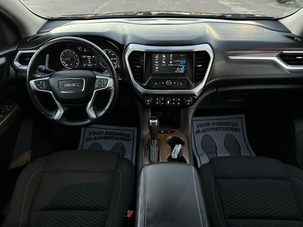 2017 GMC Acadia Image 12