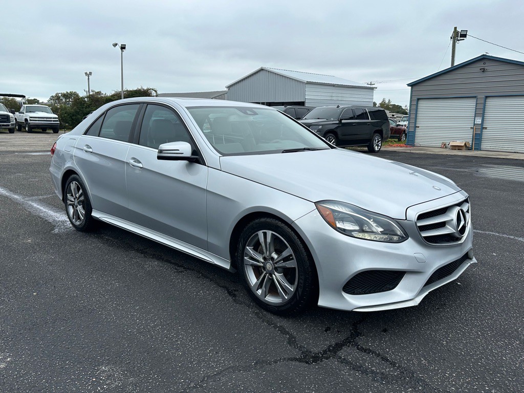 2016 Mercedes-Benz E-Class Image 3