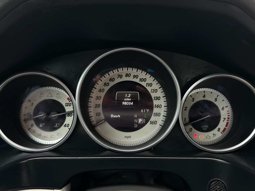 2016 Mercedes-Benz E-Class Image 9