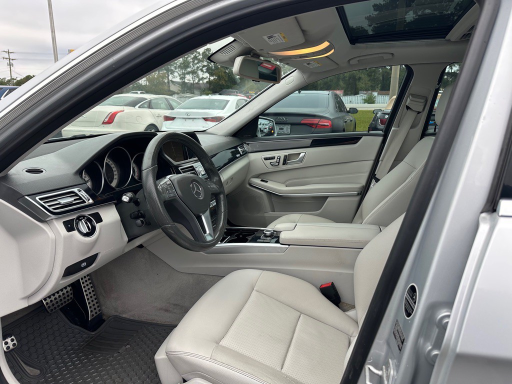 2016 Mercedes-Benz E-Class Image 12