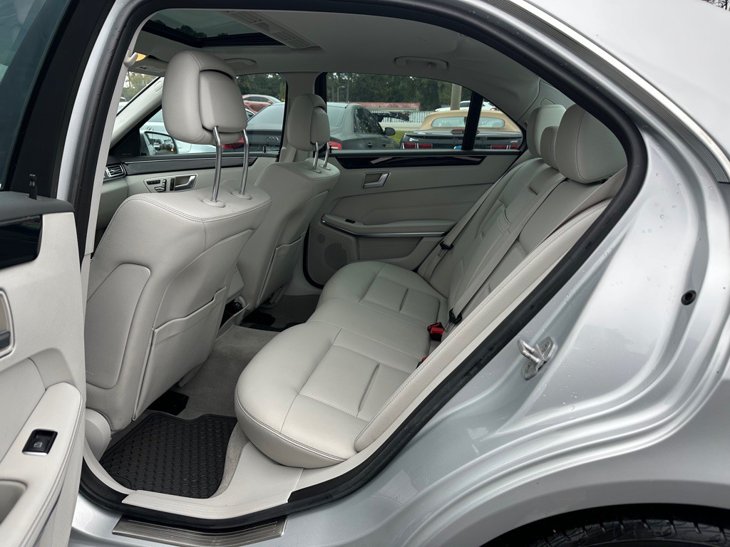 2016 Mercedes-Benz E-Class Image 13