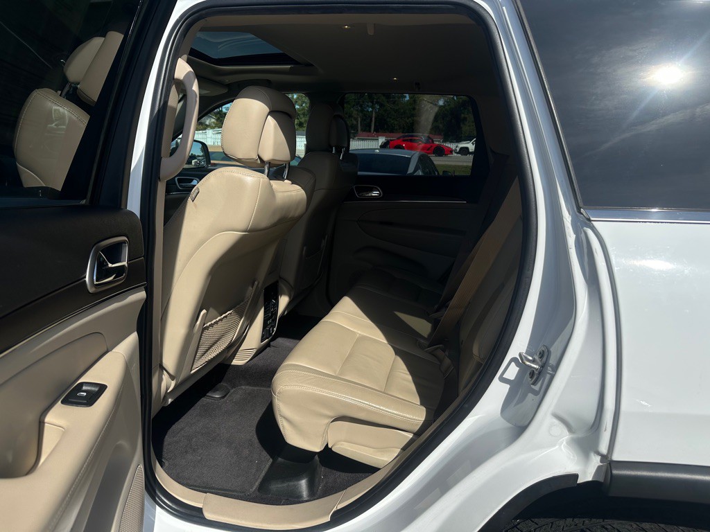 2017 Jeep Grand Cherokee Image 11