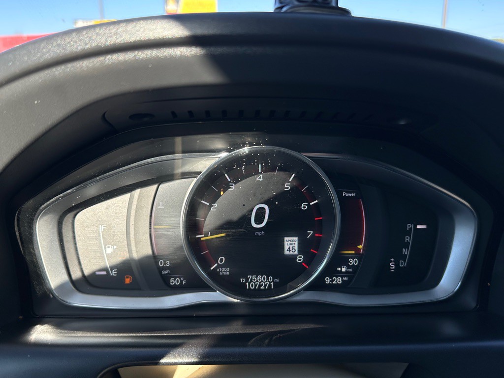 2016 Volvo XC60 Image 9