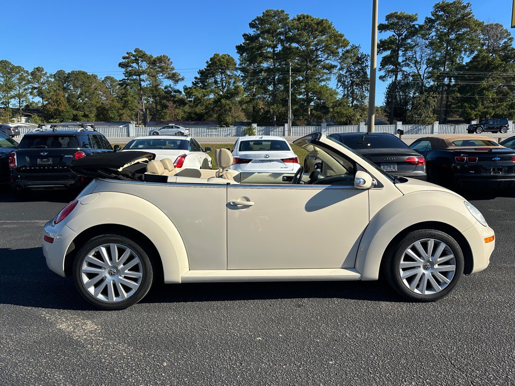 2008 Volkswagen Beetle Image 4