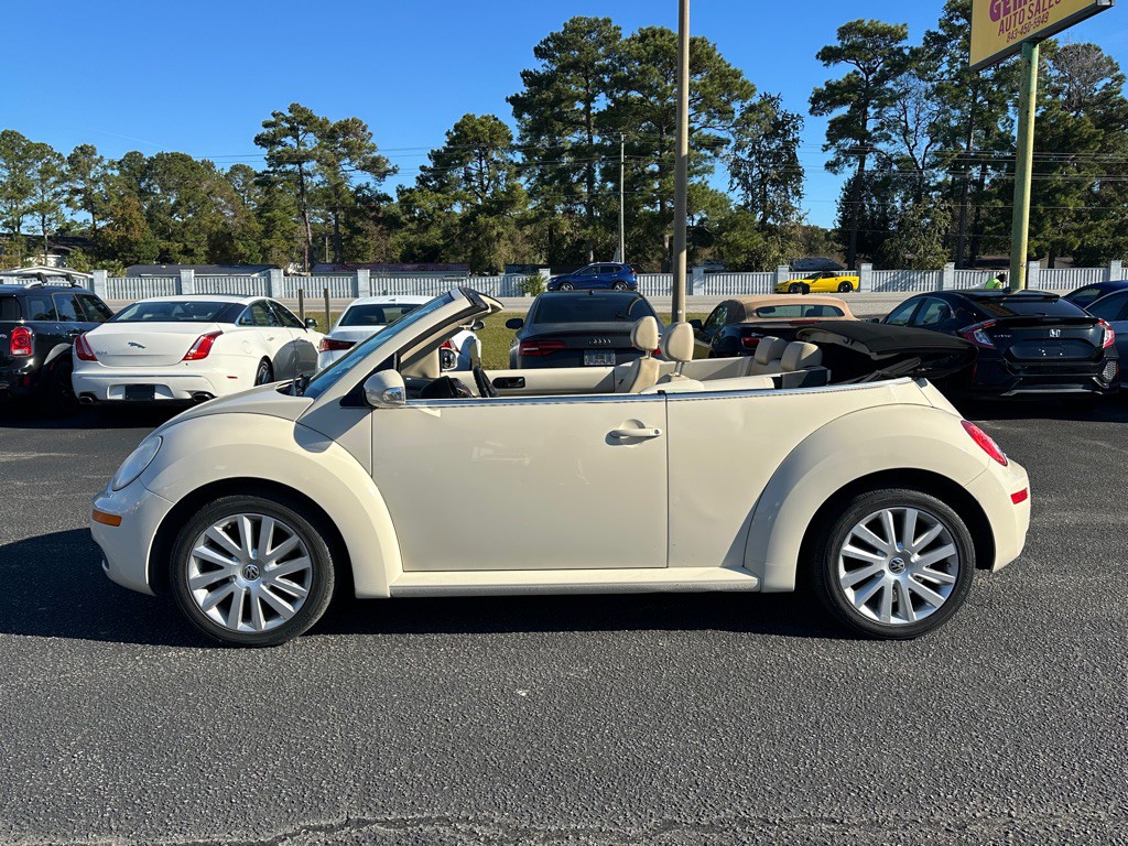 2008 Volkswagen Beetle Image 8