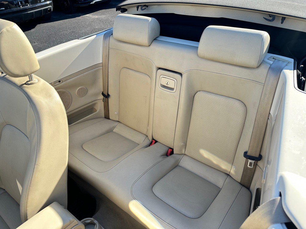 2008 Volkswagen Beetle Image 11