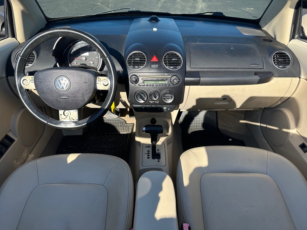 2008 Volkswagen Beetle Image 12