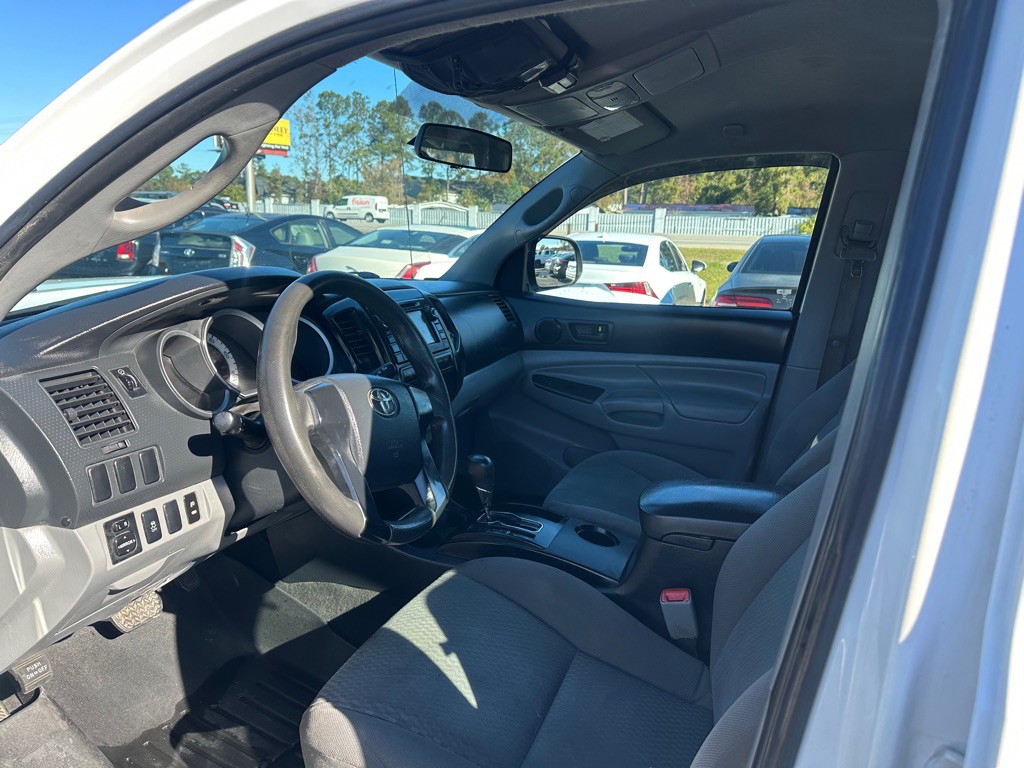 2013 Toyota Tacoma Image 10