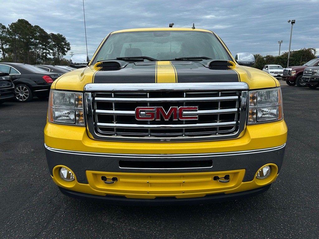 2010 GMC Sierra Image 2