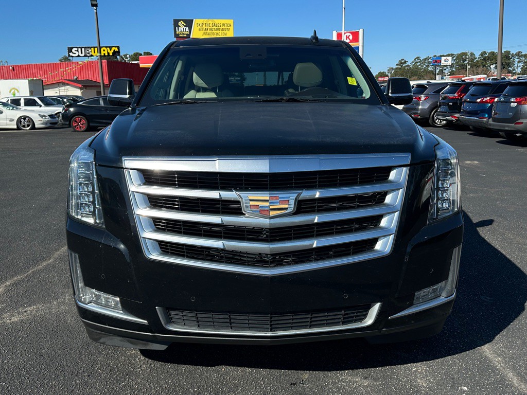 2017 Cadillac Escalade Image 2